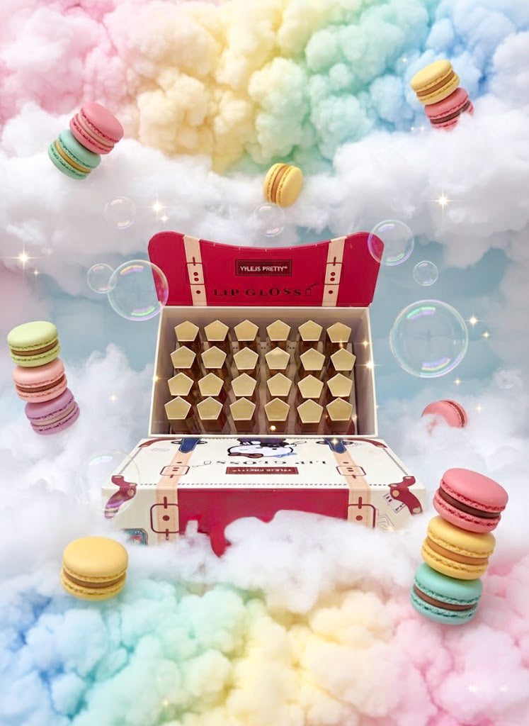 Makeup: Hello Kitty 24-piece Lip Gloss Set